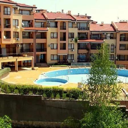 Студио В Роял Палм Apartmán
